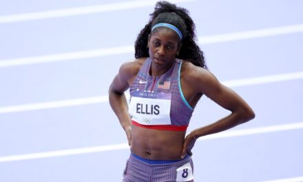 Ellis ‘blindsided’ by late scratch in U.S. relay final