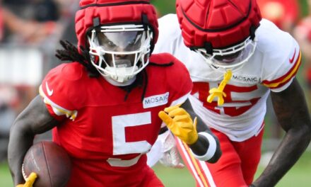 Chiefs’ Brown hurts shoulder, to ‘miss some time’