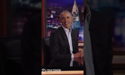 President Barack Obama with the hard-hitting questions#dailyshow #comedy #obama #barackobama