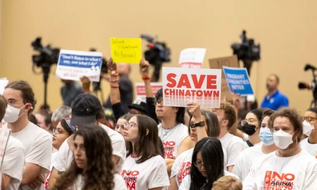 The mayor’s Sixers arena town hall drew opinions pro and con. Chinatown feared for its survival, union leaders touted jobs.