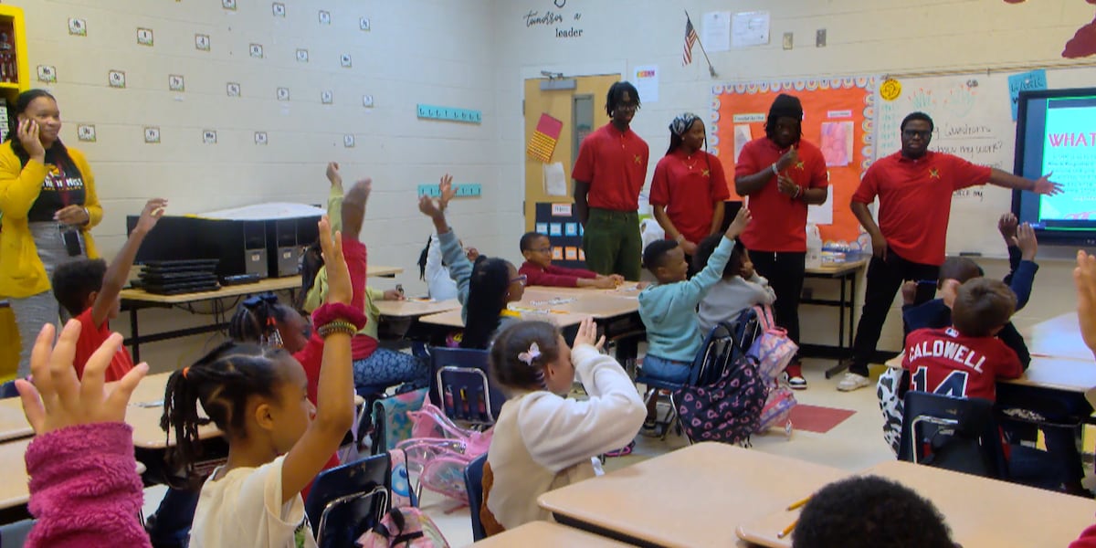 NSBE’s USM chapter shows science experiments to Laurel Magnet School students