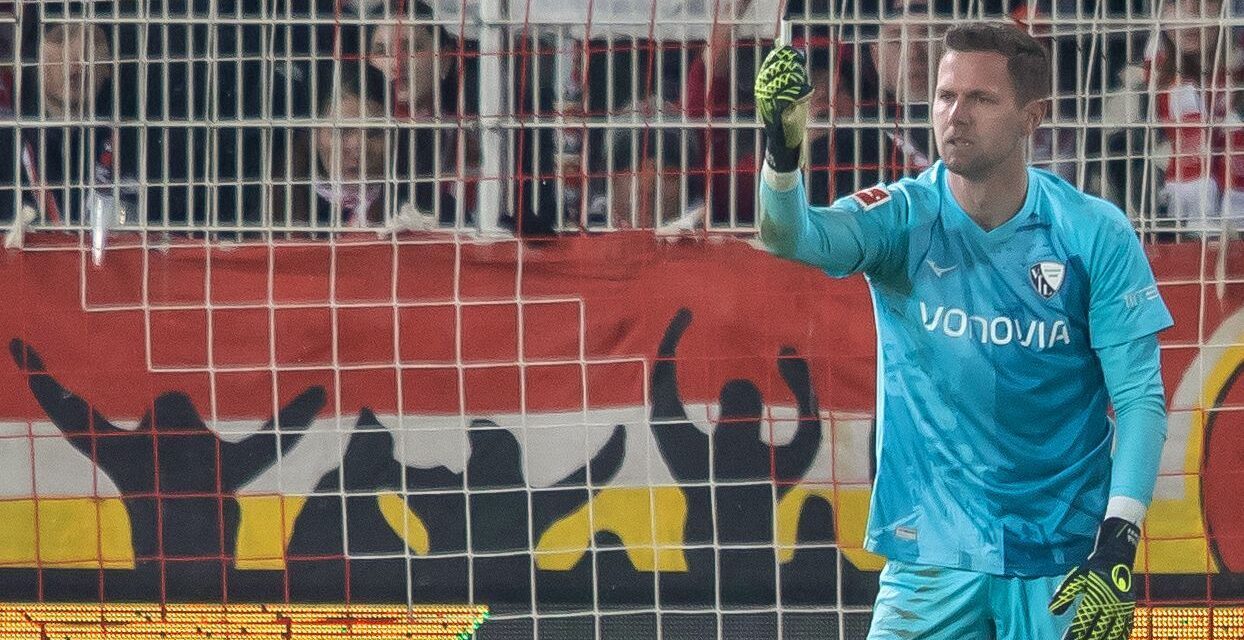 Bundesliga teams protest after GK hit by object