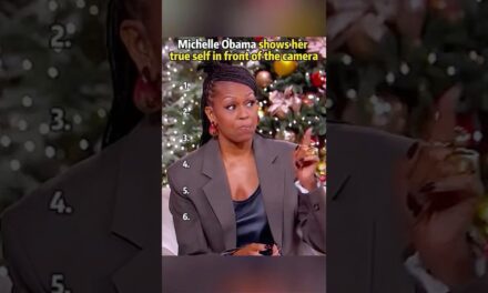 First Lady Michelle Obama shows only her true self in front of the camera. #BarackObama#MichelleObam